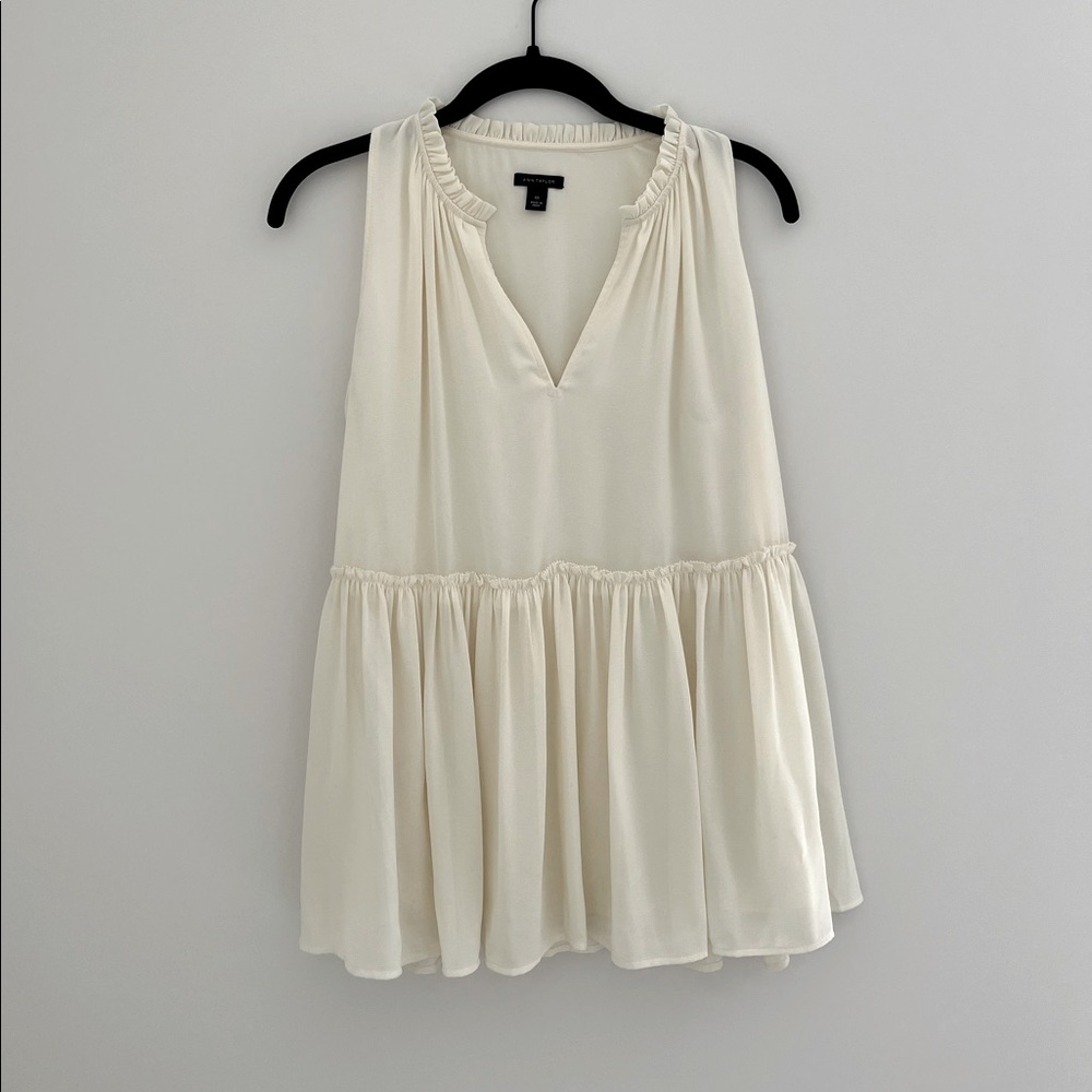 Ann Taylor sleeveless cream top XS
